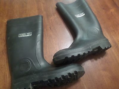 SLIP-ON RUBBER BOOTS&nbsp;&nbsp;SIZE 10